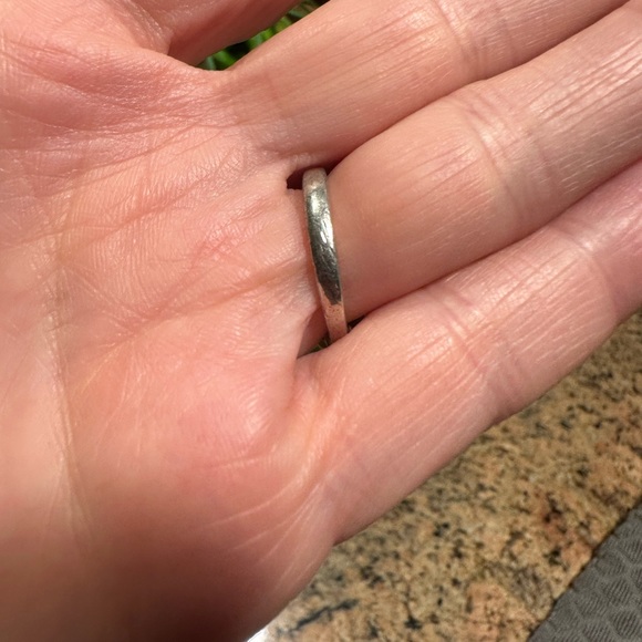 Sterling Silver flower ring - Picture 9 of 17